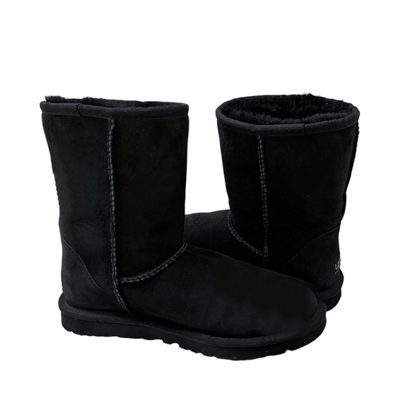 Ugg Classic Short II Boots - Picture 6 of 10